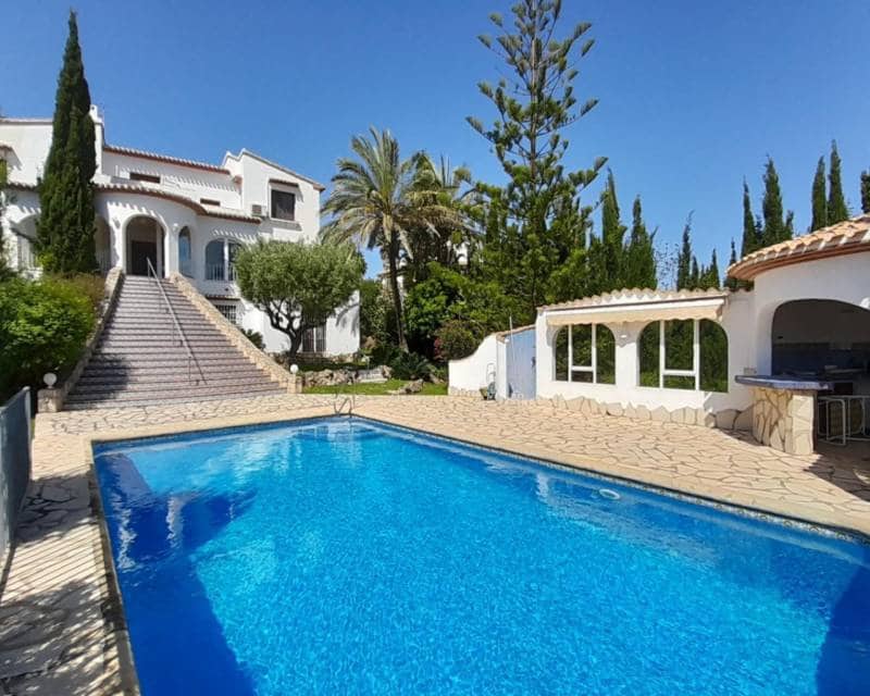4 soveværelse Villa til salg i Denia med swimmingpool garage - € 690.000 (Ref: 9170418)