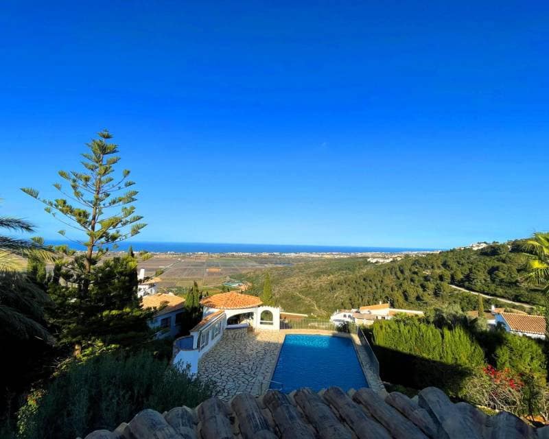 4 soveværelse Villa til salg i Denia med swimmingpool garage - € 690.000 (Ref: 9170418)