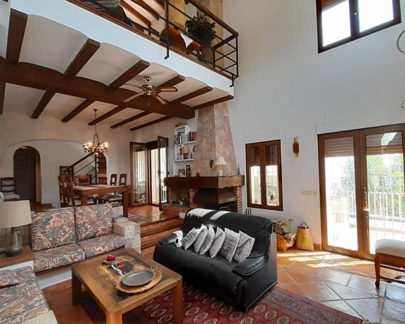 4 soveværelse Villa til salg i Denia med swimmingpool garage - € 690.000 (Ref: 9170418)