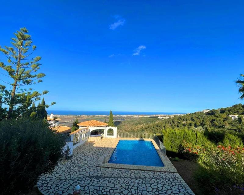 4 soveværelse Villa til salg i Denia med swimmingpool garage - € 690.000 (Ref: 9170418)