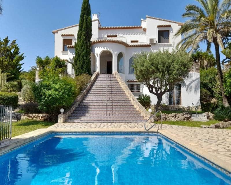 4 soveværelse Villa til salg i Denia med swimmingpool garage - € 690.000 (Ref: 9170418)