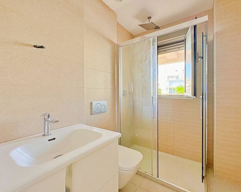 Apartamento de 2 habitaciones en Villamartin en venta con piscina garaje - 259.000 € (Ref: 9170419)