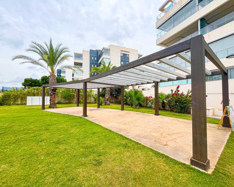 Apartamento de 2 habitaciones en Villamartin en venta con piscina garaje - 259.000 € (Ref: 9170419)