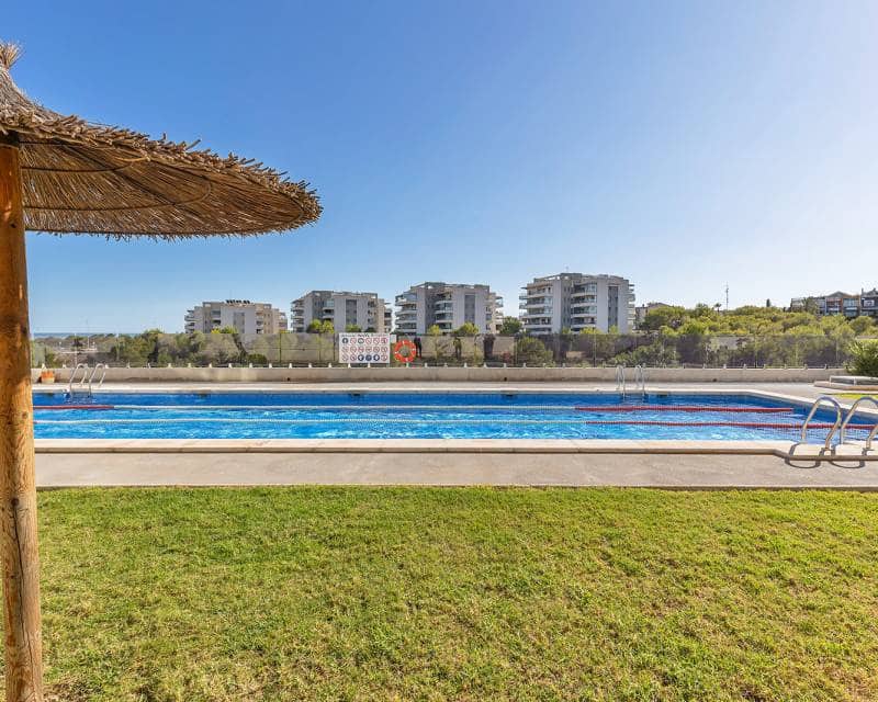 Apartamento de 2 habitaciones en Villamartin en venta con piscina garaje - 259.000 € (Ref: 9170419)