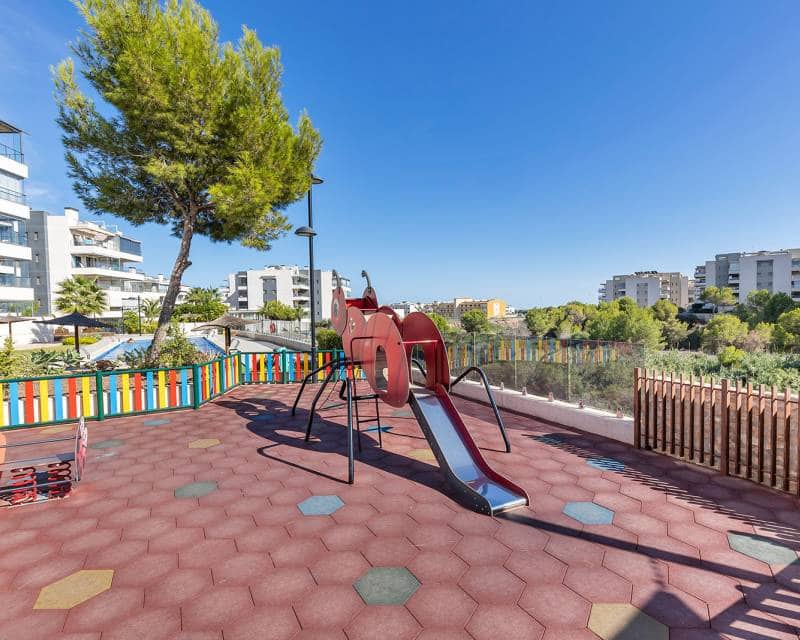 Apartamento de 2 habitaciones en Villamartin en venta con piscina garaje - 259.000 € (Ref: 9170419)