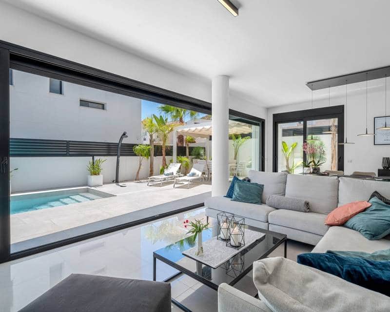 4 soveværelse Villa til salg i Guardamar del Segura med swimmingpool garage - € 1.390.000 (Ref: 9172078)