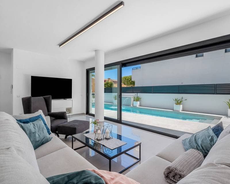 4 soveværelse Villa til salg i Guardamar del Segura med swimmingpool garage - € 1.390.000 (Ref: 9172078)