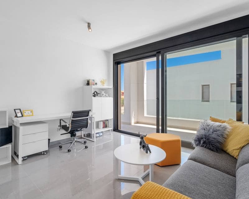 4 soveværelse Villa til salg i Guardamar del Segura med swimmingpool garage - € 1.390.000 (Ref: 9172078)