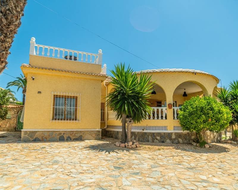 3 camera da letto Villa in vendita in La Siesta con piscina garage - 535.000 € (Rif: 9180359)