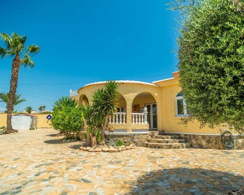 3 camera da letto Villa in vendita in La Siesta con piscina garage - 535.000 € (Rif: 9180359)