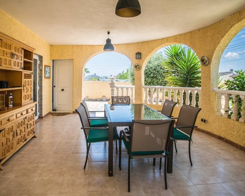 3 camera da letto Villa in vendita in La Siesta con piscina garage - 535.000 € (Rif: 9180359)