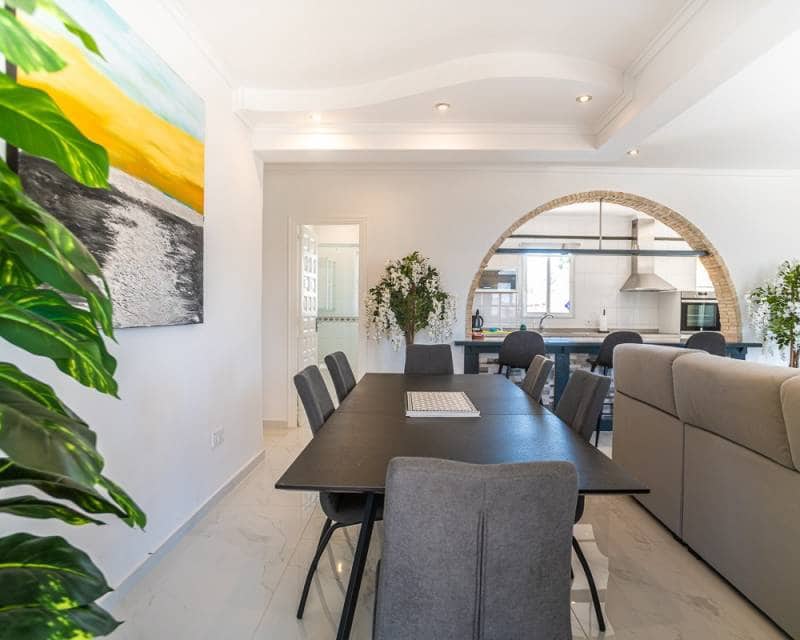 3 camera da letto Villa in vendita in La Siesta con piscina garage - 535.000 € (Rif: 9180359)