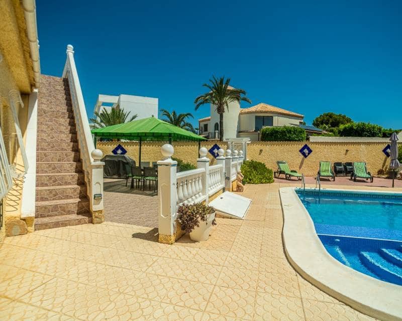 3 camera da letto Villa in vendita in La Siesta con piscina garage - 535.000 € (Rif: 9180359)