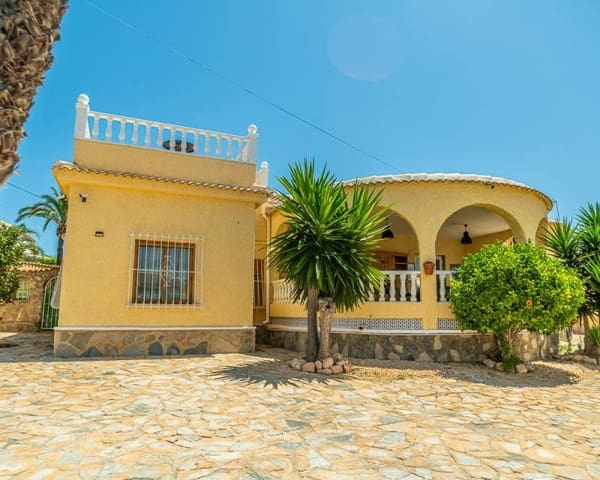3 soverom Villa til salgs i La Siesta, Torrevieja med svømmebasseng garasje - € 535 000 (Ref: 9180359)