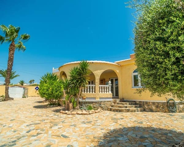 3 soverom Villa til salgs i La Siesta, Torrevieja med svømmebasseng garasje - € 535 000 (Ref: 9180359)
