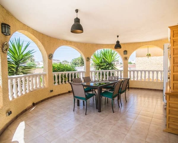 3 soverom Villa til salgs i La Siesta, Torrevieja med svømmebasseng garasje - € 535 000 (Ref: 9180359)