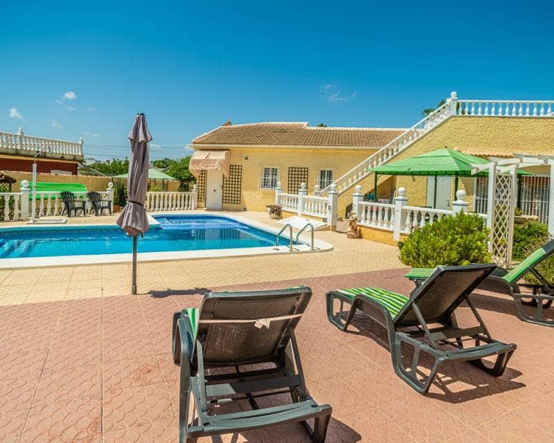 3 camera da letto Villa in vendita in La Siesta con piscina garage - 535.000 € (Rif: 9180359)