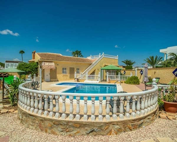 3 soverom Villa til salgs i La Siesta, Torrevieja med svømmebasseng garasje - € 535 000 (Ref: 9180359)