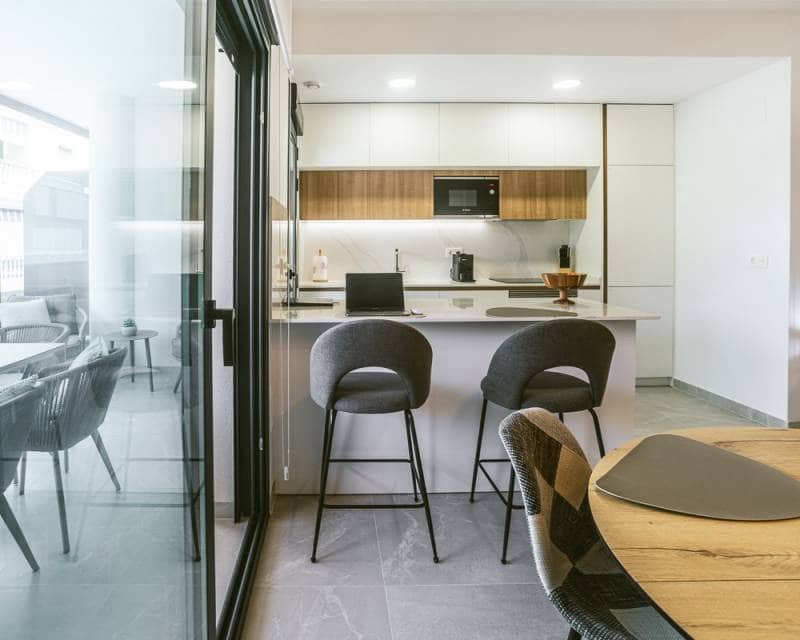 2 camera da letto Appartamento sulla Spiaggia in vendita in Torrevieja con piscina garage - 279.000 € (Rif: 9181491)