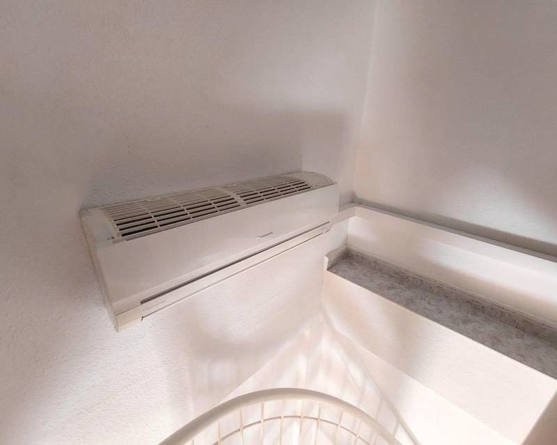 2 soveværelse Byhus til salg i Playa Flamenca med swimmingpool - € 147.000 (Ref: 9187479)