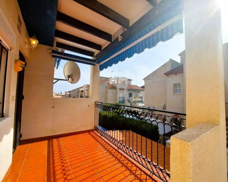 2 soveværelse Byhus til salg i Playa Flamenca med swimmingpool - € 147.000 (Ref: 9187479)