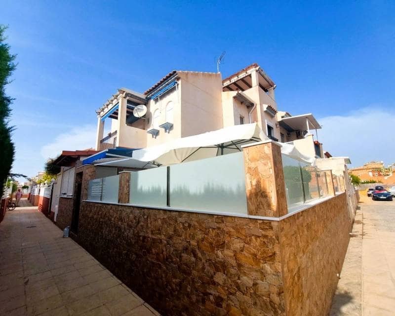 2 soveværelse Byhus til salg i Playa Flamenca med swimmingpool - € 147.000 (Ref: 9187479)