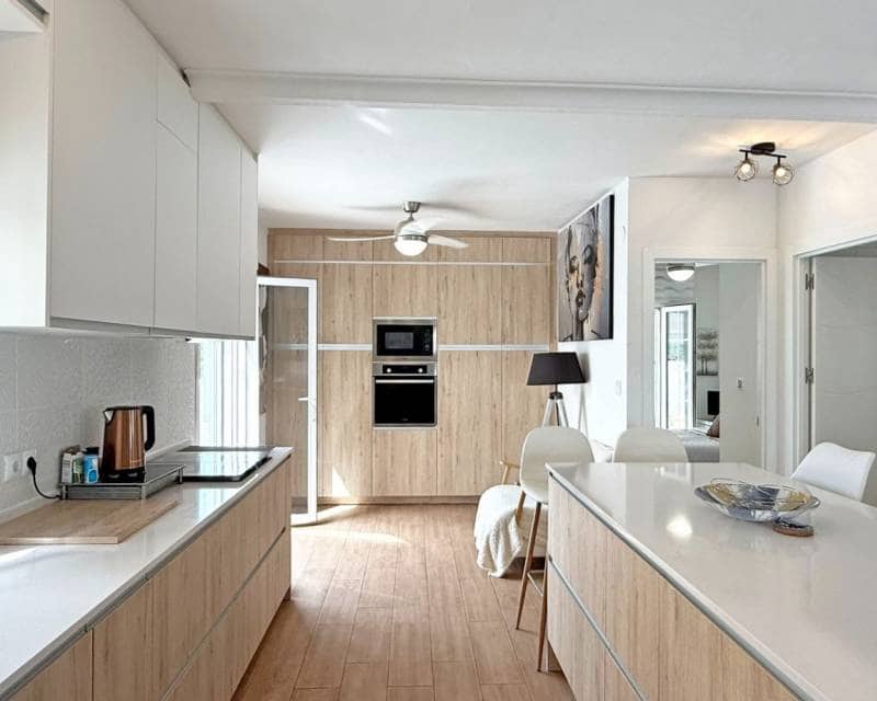 2 soveværelse Semi-Rækkehus til salg i Villamartin med swimmingpool garage - € 449.900 (Ref: 9187480)