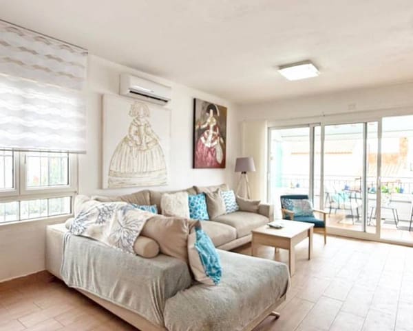 2 soveværelse Semi-Rækkehus til salg i Villamartin, Orihuela med swimmingpool garage - € 449.900 (Ref: 9187480)