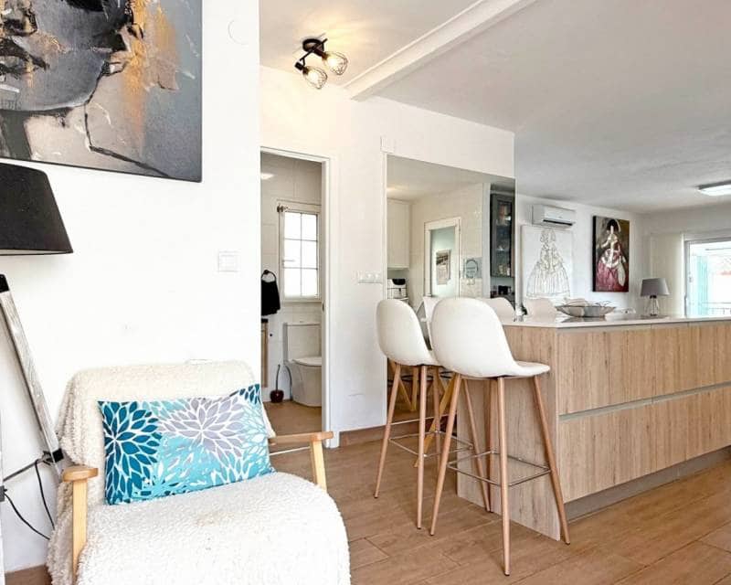 2 soveværelse Semi-Rækkehus til salg i Villamartin med swimmingpool garage - € 449.900 (Ref: 9187480)