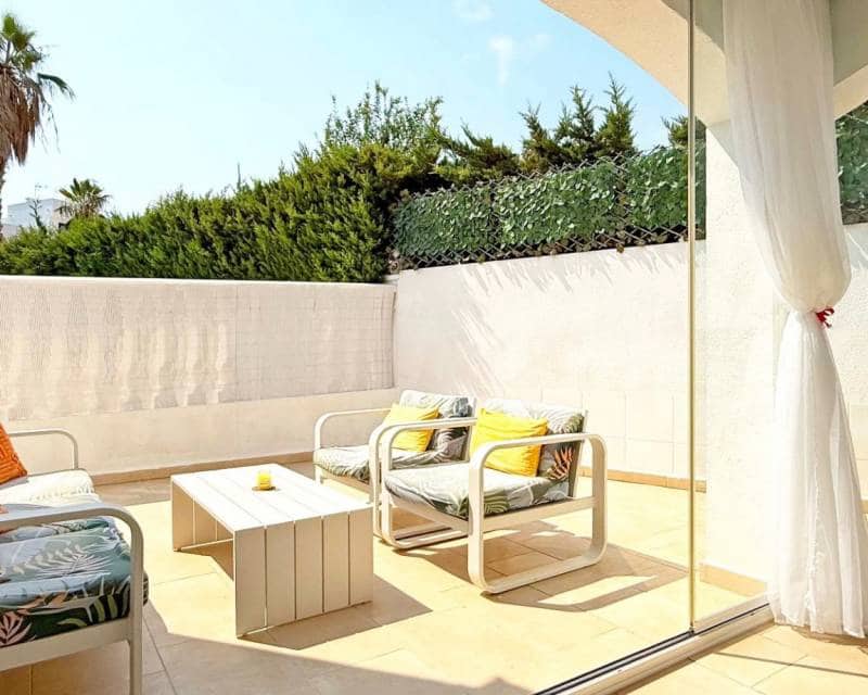 2 soveværelse Semi-Rækkehus til salg i Villamartin med swimmingpool garage - € 449.900 (Ref: 9187480)