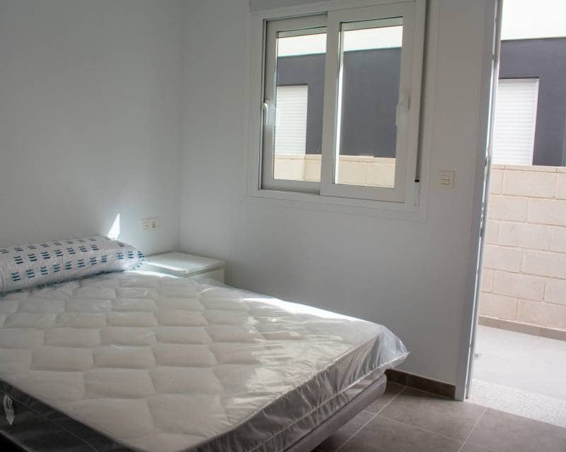 2 soveværelse Rækkehus til salg i Gran Alacant med swimmingpool - € 320.000 (Ref: 9193234)