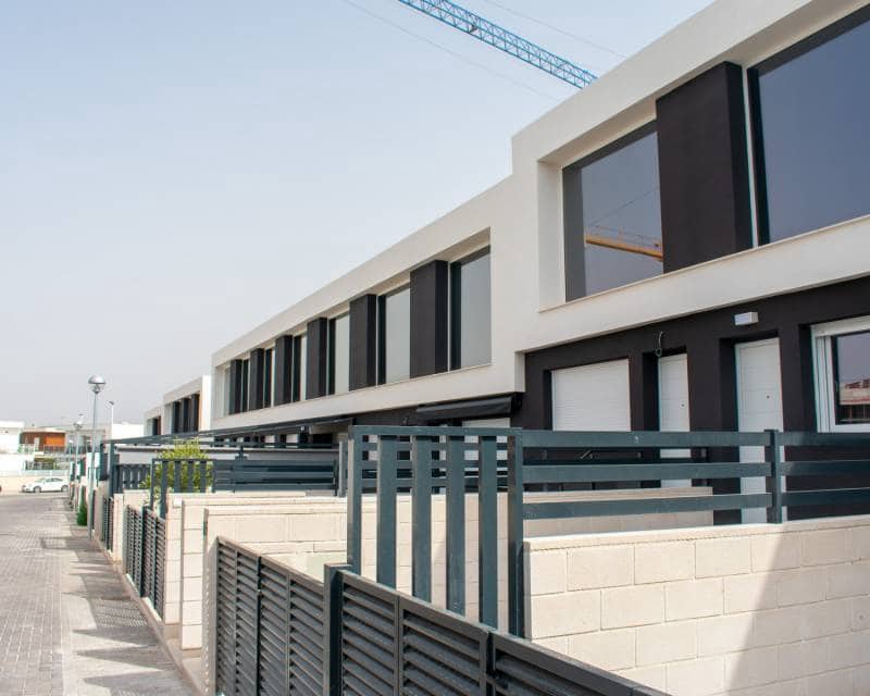 2 soveværelse Rækkehus til salg i Gran Alacant med swimmingpool - € 320.000 (Ref: 9193234)