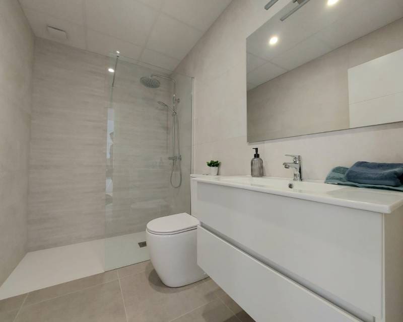 2 soverom Kjedet enebolig til salgs i Roldan med svømmebasseng garasje - € 227 500 (Ref: 9194924)