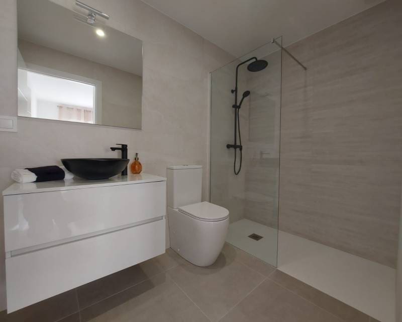 2 soverom Kjedet enebolig til salgs i Roldan med svømmebasseng garasje - € 227 500 (Ref: 9194924)