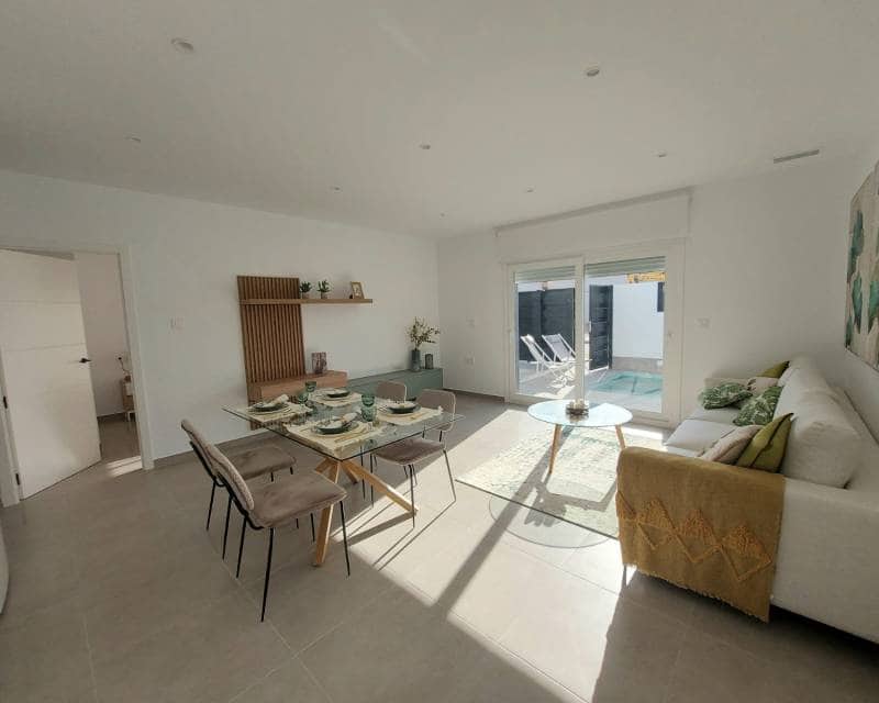 2 soverom Kjedet enebolig til salgs i Roldan med svømmebasseng garasje - € 227 500 (Ref: 9194924)