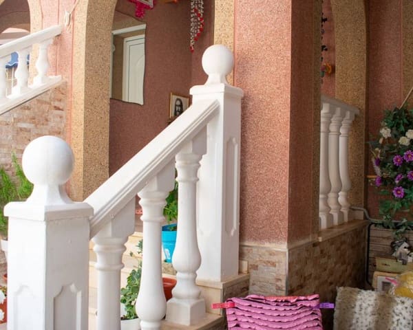 3 slaapkamer Rijtjeshuis te koop in Monte y Mar, Santa Pola met zwembad - € 240.000 (Ref: 9199841)