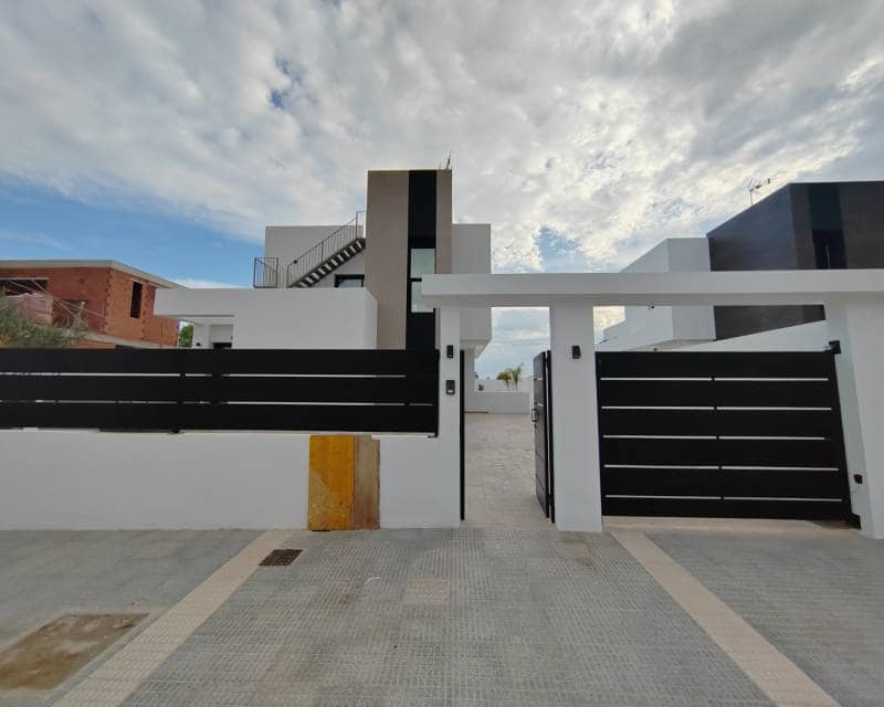 3 soveværelse Semi-Rækkehus til salg i San Juan de Alicante / Sant Joan d'Alacant med swimmingpool garage - € 950.000 (Ref: 9199961)