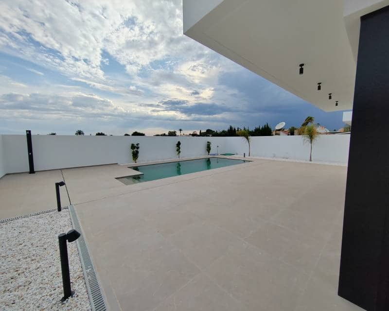 3 soveværelse Semi-Rækkehus til salg i San Juan de Alicante / Sant Joan d'Alacant med swimmingpool garage - € 950.000 (Ref: 9199961)