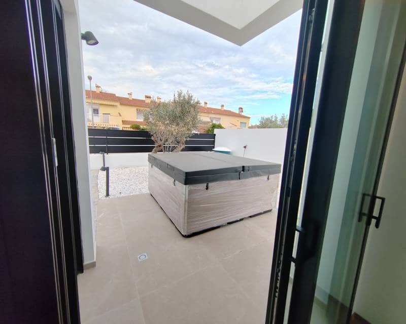 3 soveværelse Semi-Rækkehus til salg i San Juan de Alicante / Sant Joan d'Alacant med swimmingpool garage - € 950.000 (Ref: 9199961)