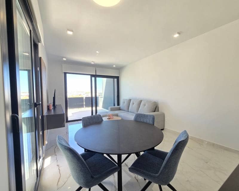 2 soveværelse Penthouse til salg i Los Altos med swimmingpool garage - € 350.000 (Ref: 9207600)