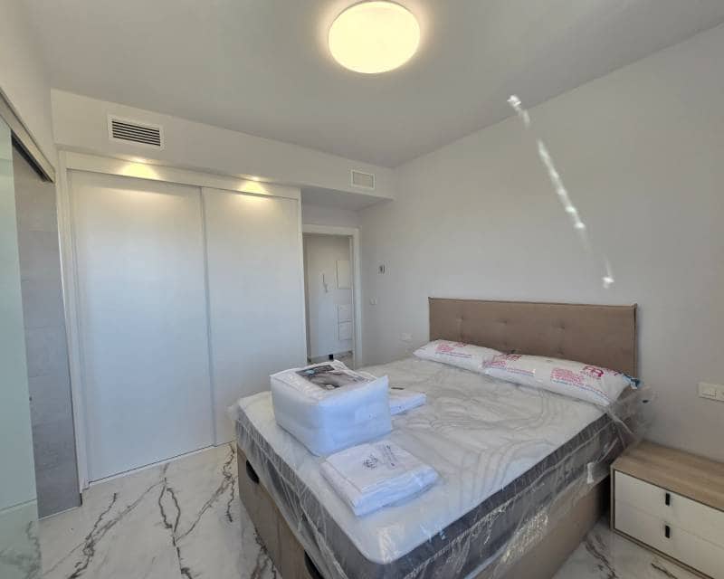 2 soveværelse Penthouse til salg i Los Altos med swimmingpool garage - € 350.000 (Ref: 9207600)