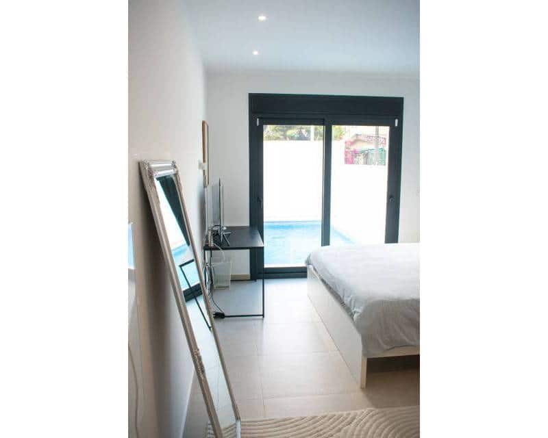 3 bedroom Semi-detached Villa for sale in Formentera del Segura with pool - € 325,000 (Ref: 9235168)