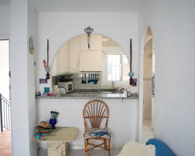 1 soveværelse Penthouse til salg i Torrevieja med swimmingpool garage - € 117.000 (Ref: 9237969)