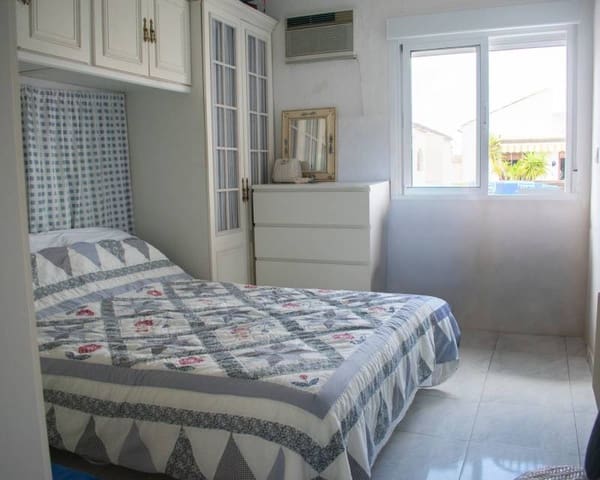 1 bedroom Penthouse for sale in Playa de los Náufragos, Torrevieja with pool garage - € 117,000 (Ref: 9237969)