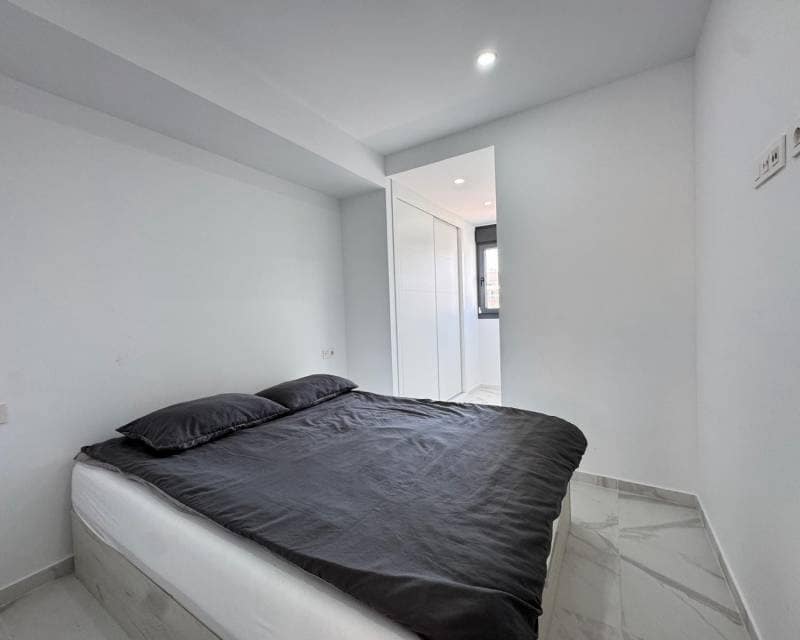 2 soveværelse Penthouse til salg i Torrevieja med swimmingpool - € 390.000 (Ref: 9240922)