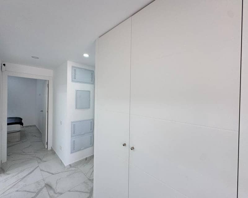 2 soveværelse Penthouse til salg i Torrevieja med swimmingpool - € 390.000 (Ref: 9240922)