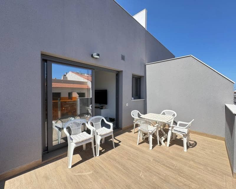 2 soveværelse Penthouse til salg i Torrevieja med swimmingpool - € 390.000 (Ref: 9240922)