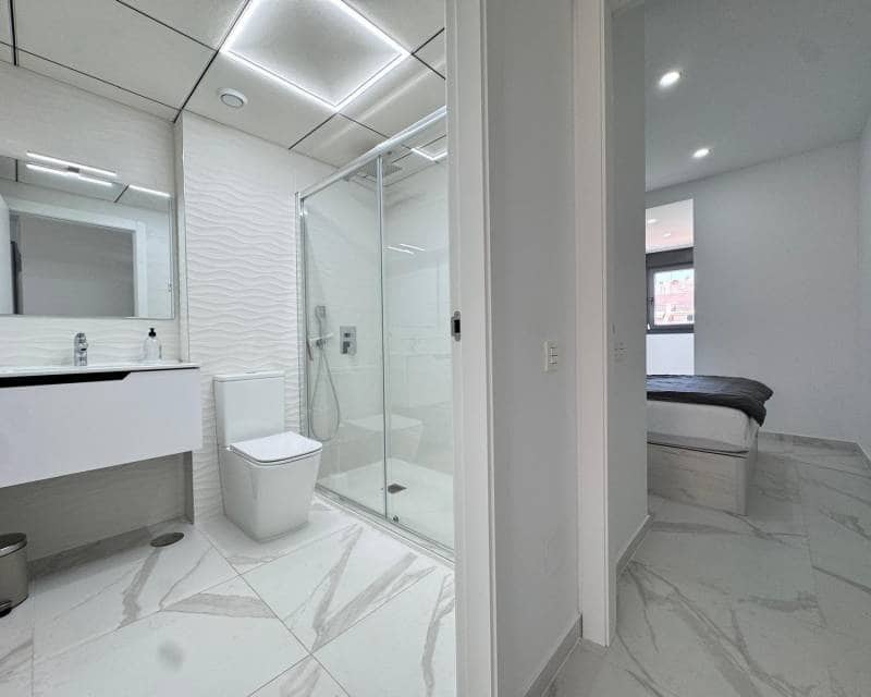 2 soveværelse Penthouse til salg i Torrevieja med swimmingpool - € 390.000 (Ref: 9240922)