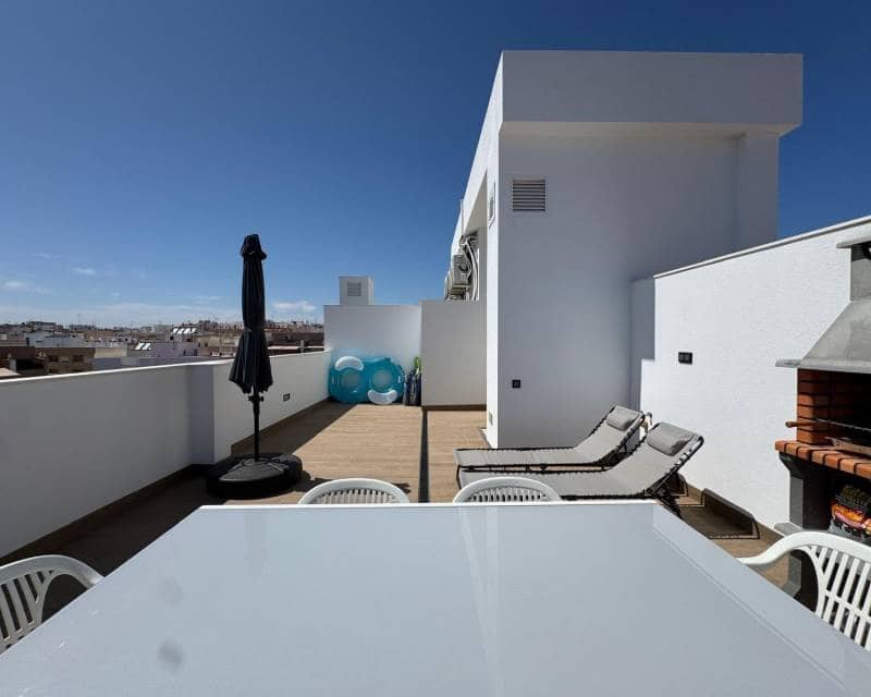 2 soveværelse Penthouse til salg i Torrevieja med swimmingpool - € 390.000 (Ref: 9240922)