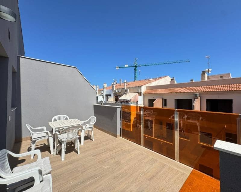2 soveværelse Penthouse til salg i Torrevieja med swimmingpool - € 390.000 (Ref: 9240922)